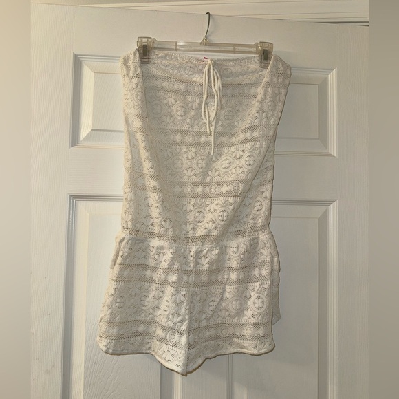 White Victoria’s Secret Pool Cover! - Picture 1 of 5